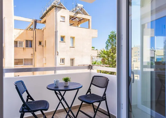 Vibe - 1 Bedroom W Balcony In Appartement Larnaca
