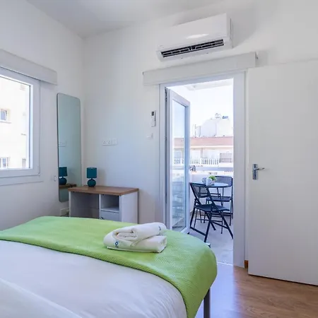 Vibe - 1 Bedroom W Balcony In Apartment Larnaca