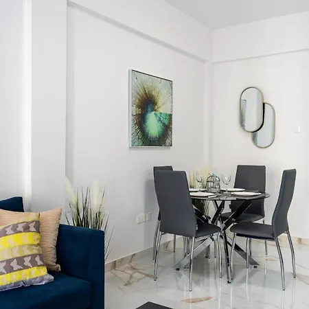Vibe - 1 Bedroom W Balcony In * Larnaca