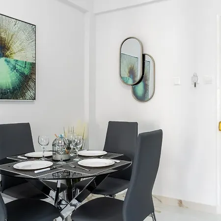 Vibe - 1 Bedroom W Balcony In * Larnaka
